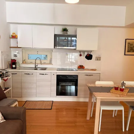 Apartamento Trastevere With A Terrace Smart Tv And Ac *